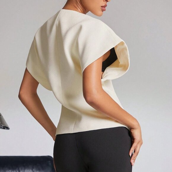 White Elegant Women's Blouse With Butterfly Brooch - Picture 4 of 8